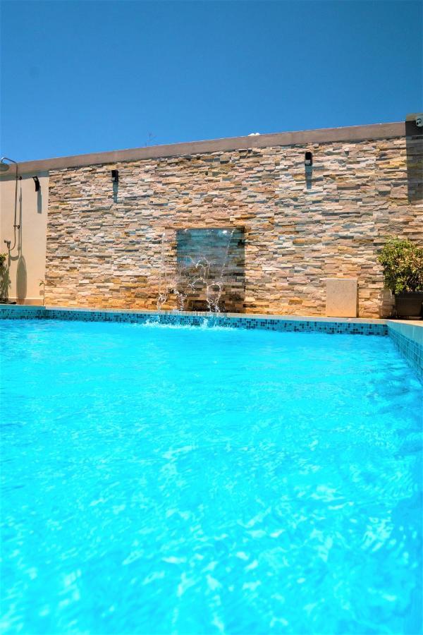 St. Peter's Pool Apartment *
